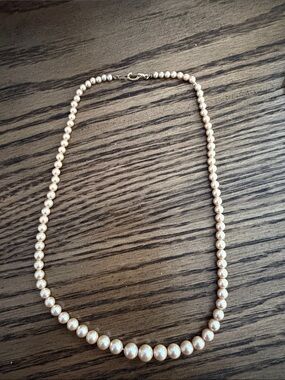 2 faux pearl necklaces